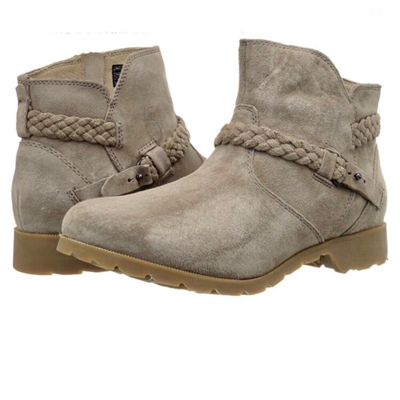 Teva Shoes - TEVA tan waterproof suede Delavina ankle boots 6.5